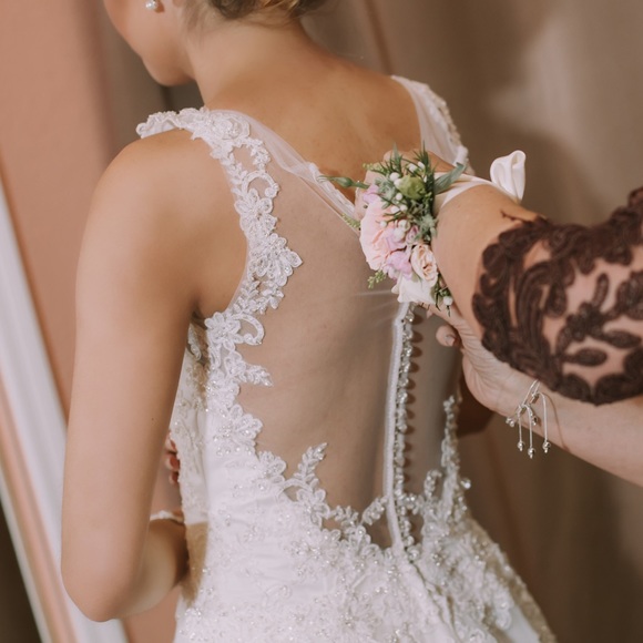 David tutera Wedding dress - Picture 8 of 8